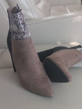 Shoe Dazzle Two-Tone Pointed Toe Ankle Boots in Brown, Black & Snake Print